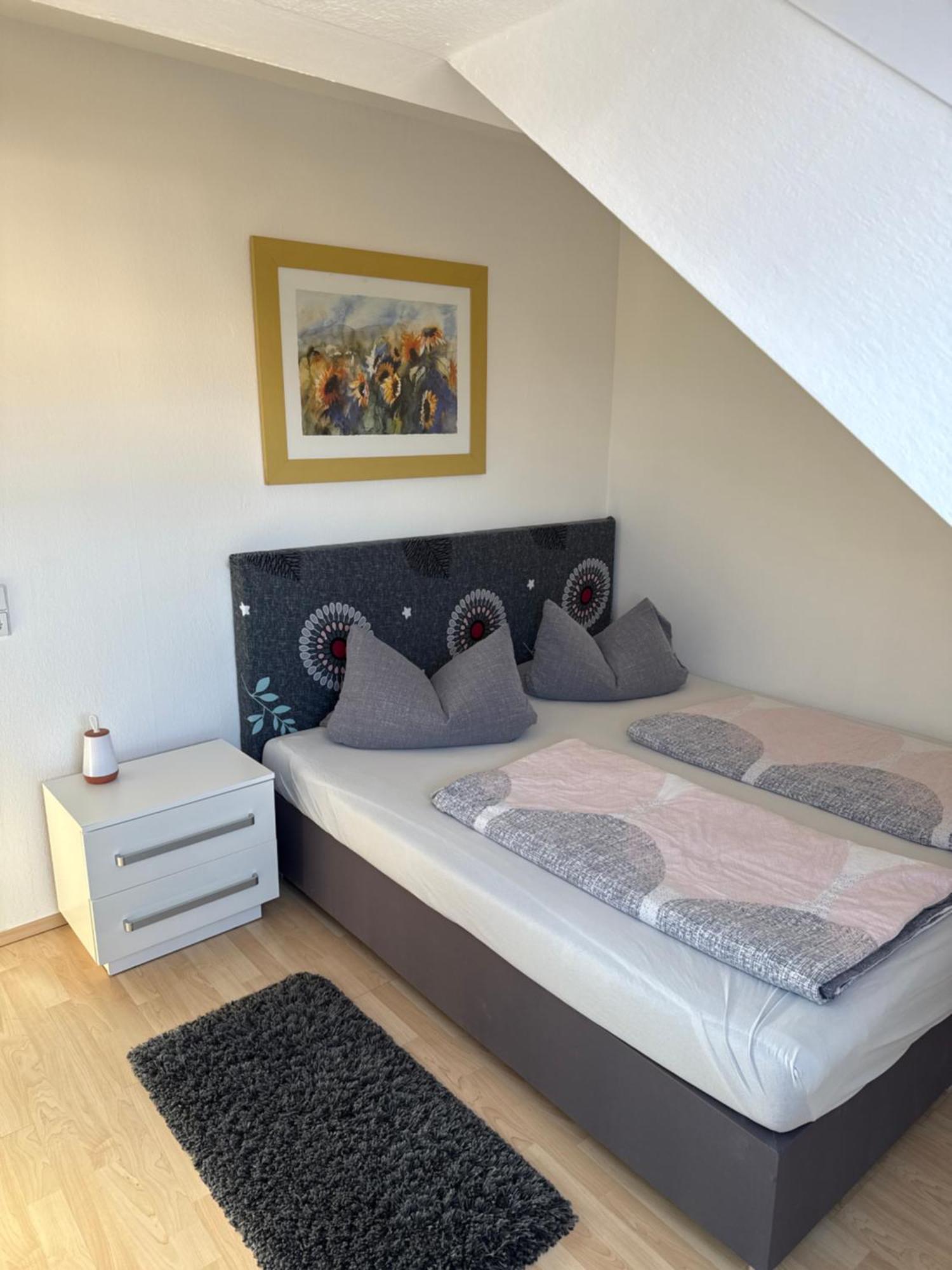 Kuschelige Dachgeschosswohnung Am Clarapark Leipzig Exterior foto