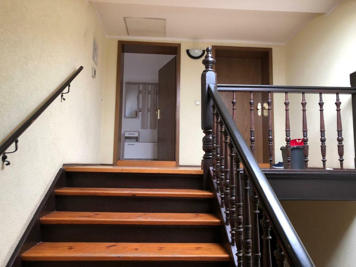 Kuschelige Dachgeschosswohnung Am Clarapark Leipzig Exterior foto
